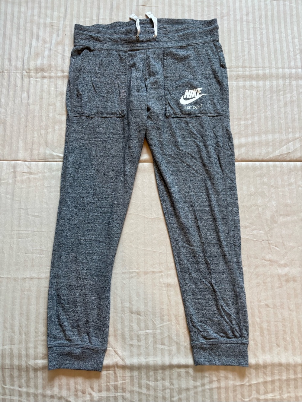 NIKE Capri Joggers Sportswear Heather Gray Gym High Waisted Active Women’s M